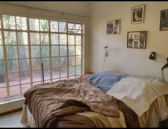 2 BEDROOM HOUSE SOLD IN MAGALIESKRUIN